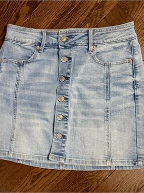 American Eagle Outfitters Light Blue Button-Front Denim Mini Skirt